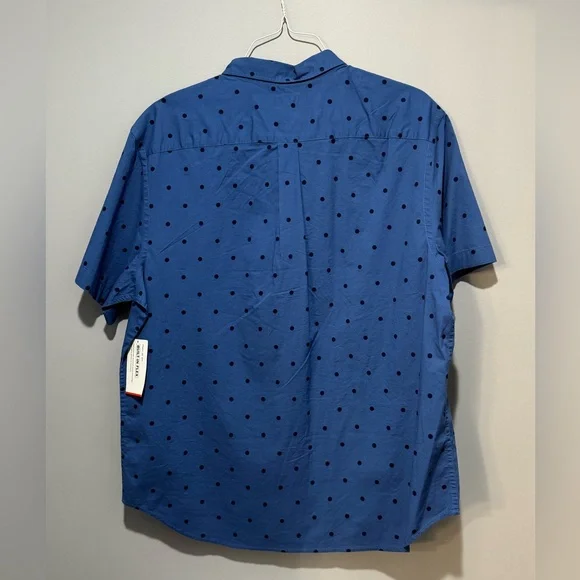 Old Navy Short Sleeve Men’s Button Down - Picture 2 of 3